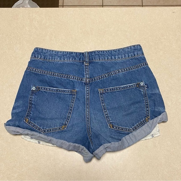 PILCRO Shorts Women’s Size 25 Blue denim Mid Rise Short Shorts - Picture 6 of 14